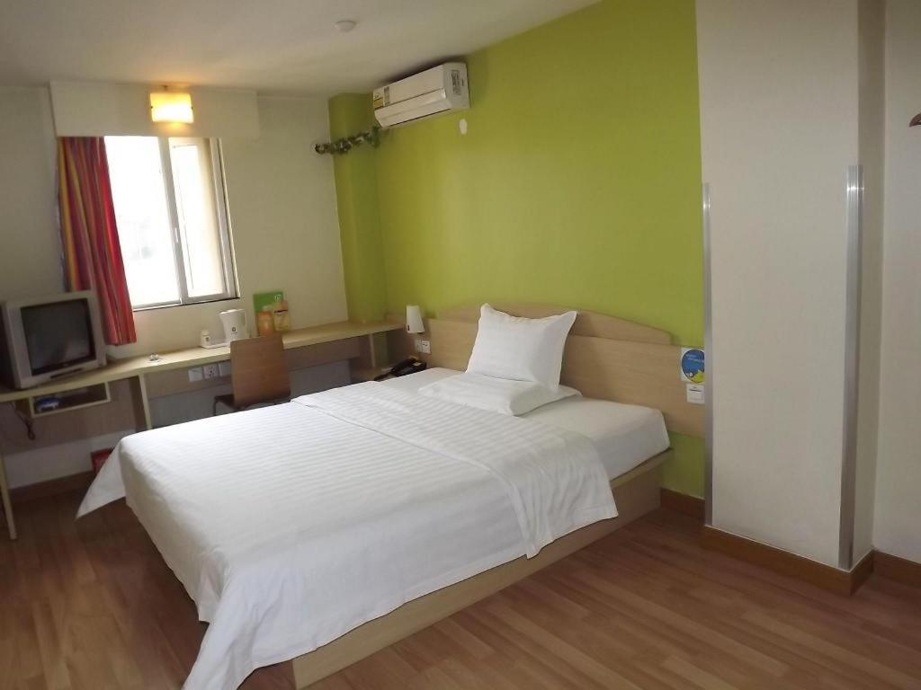 7 Days Inn Shanghai Minhang Dongchuan Road Jiaotong University Xangai Exterior foto